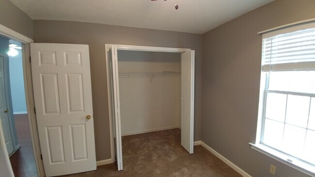 Building Photo - Charming Douglasville Home with Bonus Base...