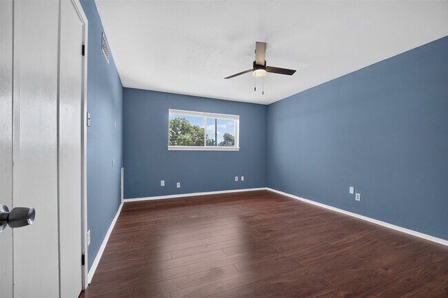 Building Photo - 7205 Beechnut St