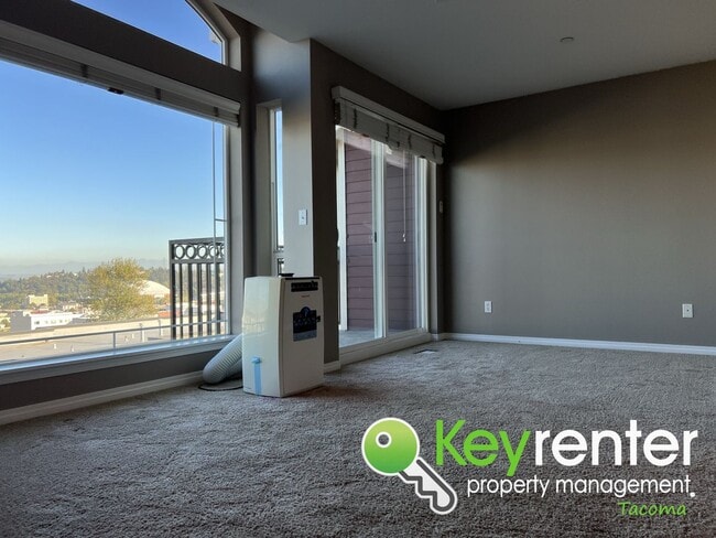 Building Photo - Luxury View Home in Gas Lamp Terrace, near...