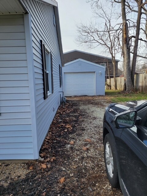 Building Photo - 1205 Garden Hills Dr