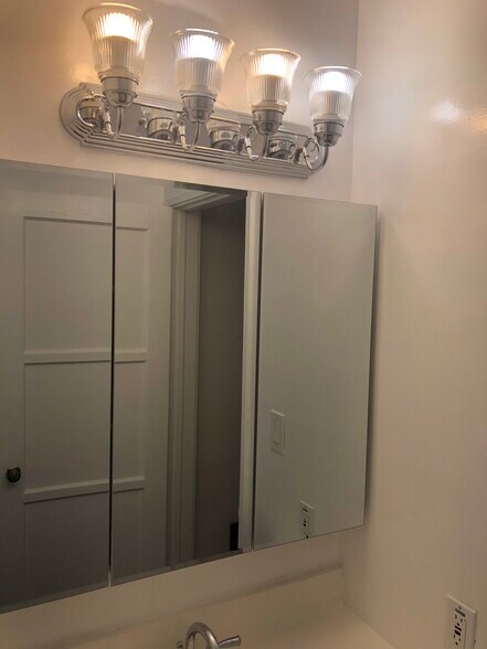 Building Photo - 1250 Franklin St