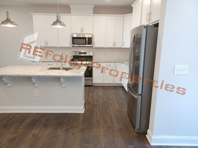 Building Photo - Gorgeous 3 Bedroom, 2.5 Bath,  1-Car Garag...