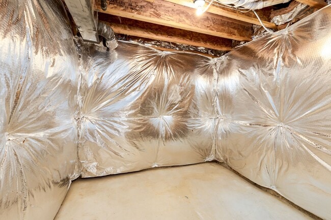 Building Photo - Spacious Home in Williamsburg - WASHINGTON RIDGE