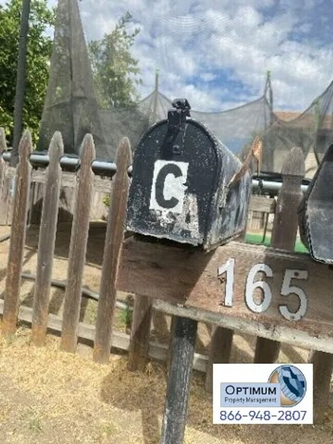 Building Photo - Spacious 1-Bedroom, 1-Bathroom Apartment with Tile Flooring