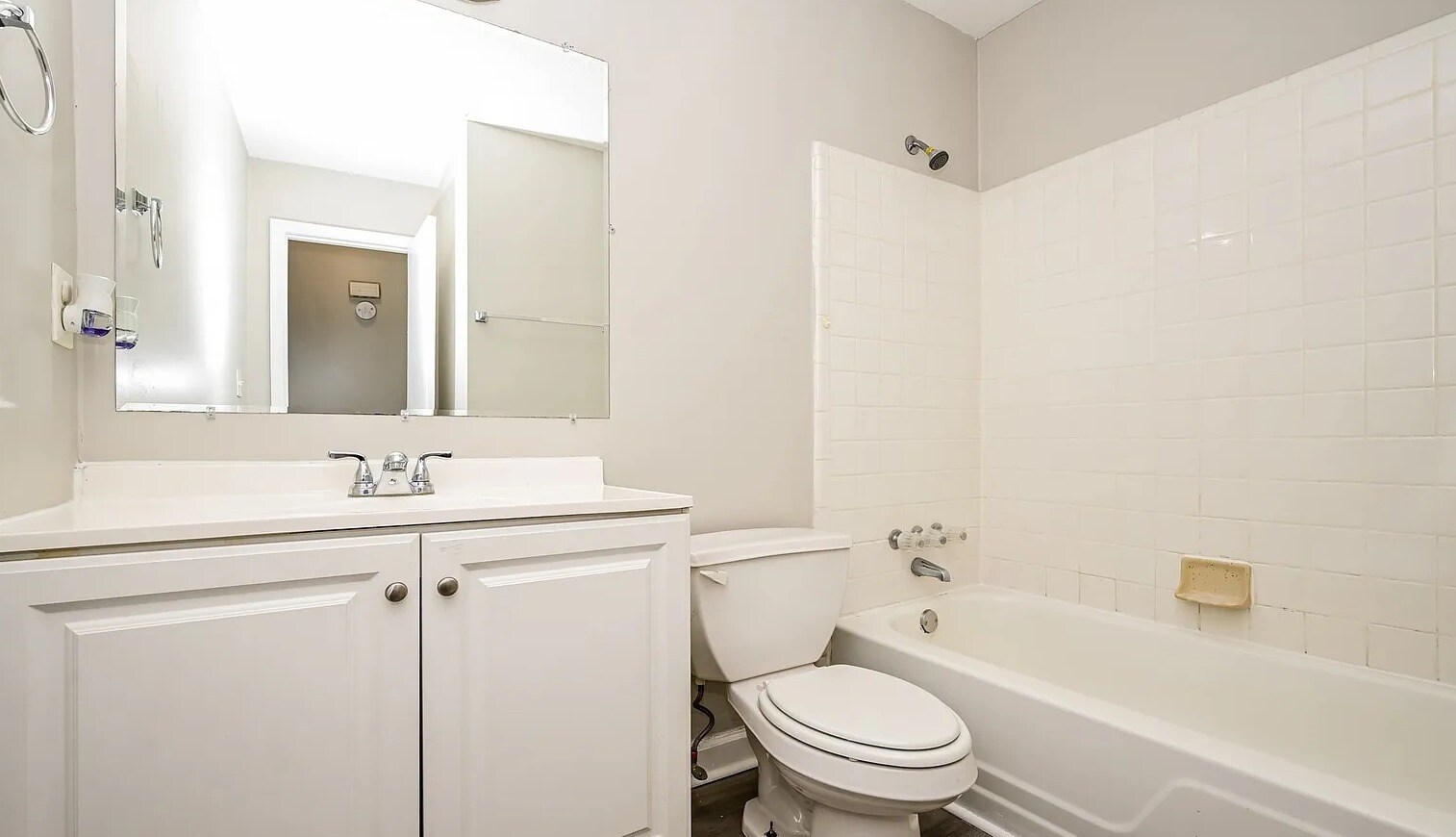 Building Photo - 6324 Amberly Rd