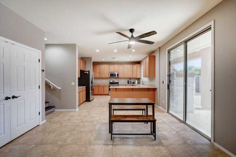 Building Photo - 10223 W Raymond St