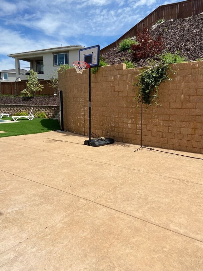 Building Photo - 5011 Murieta Pl