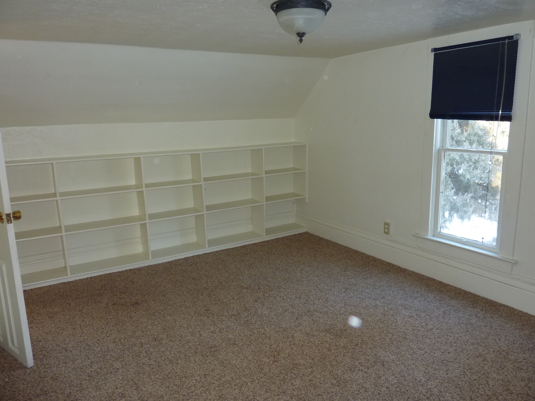 Building Photo - 829 Bross St