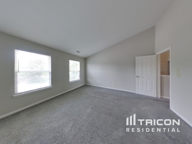 Building Photo - 9710 Treyburn Green Way