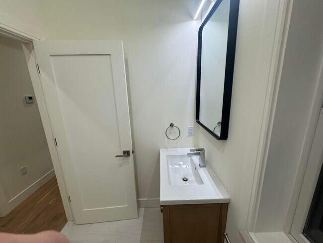 Building Photo - 92 E 27th St