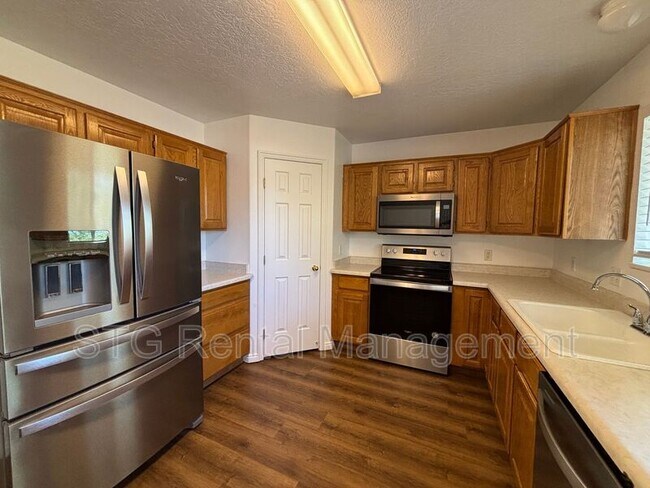 Building Photo - 154 E 100 N