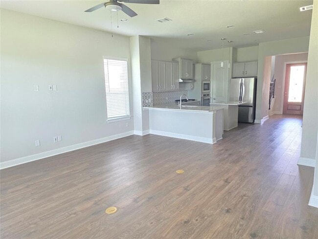 Building Photo - 600 C-Bar Ranch Trl