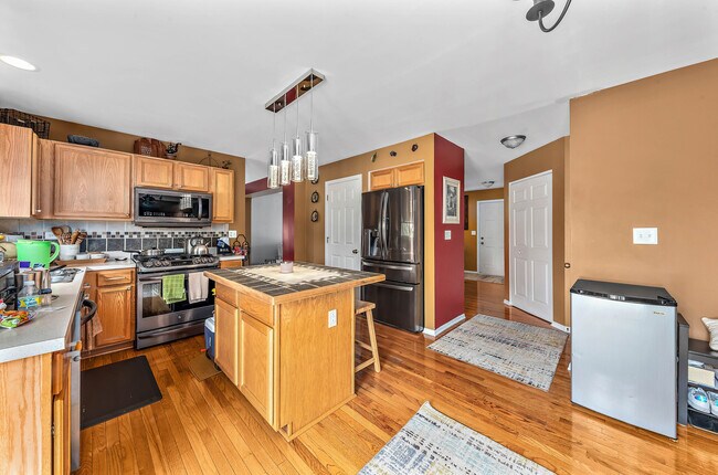 Building Photo - 2062 Kathleen Cir