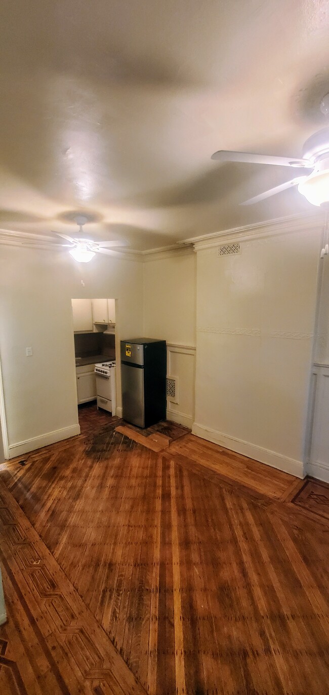Building Photo - 105 Halsey St