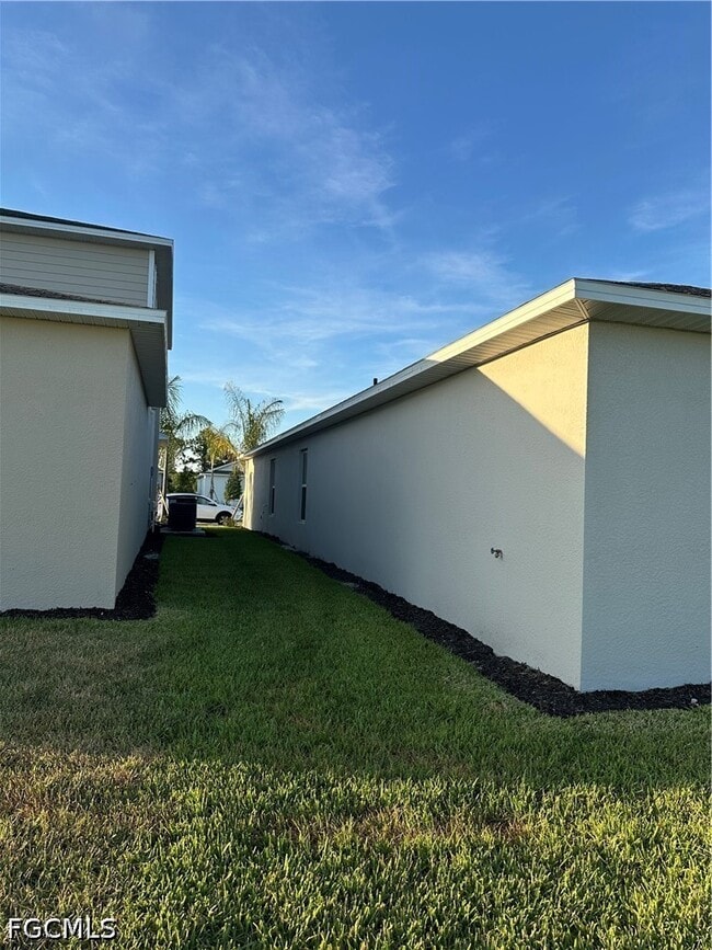 Building Photo - 11902 Savanna Lks Blvd