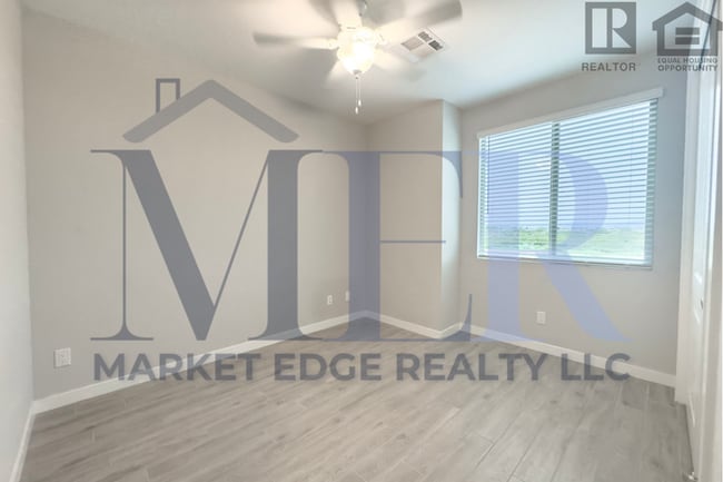 Building Photo - 3Bed/2Bath Home at I-17/Carefree Hwy! $2195 MOVE-IN SPECIAL! Ready for Immediate Move-In!