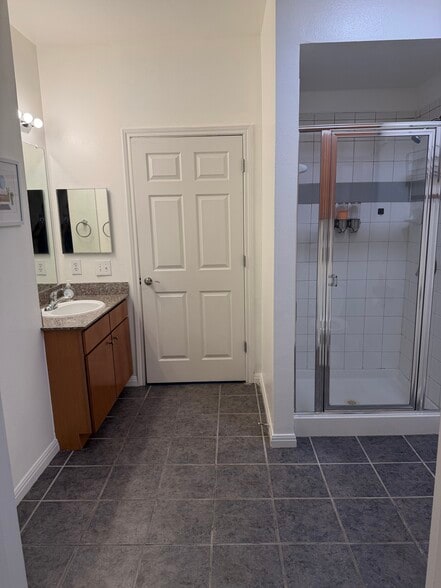 Building Photo - 2502 Leon St