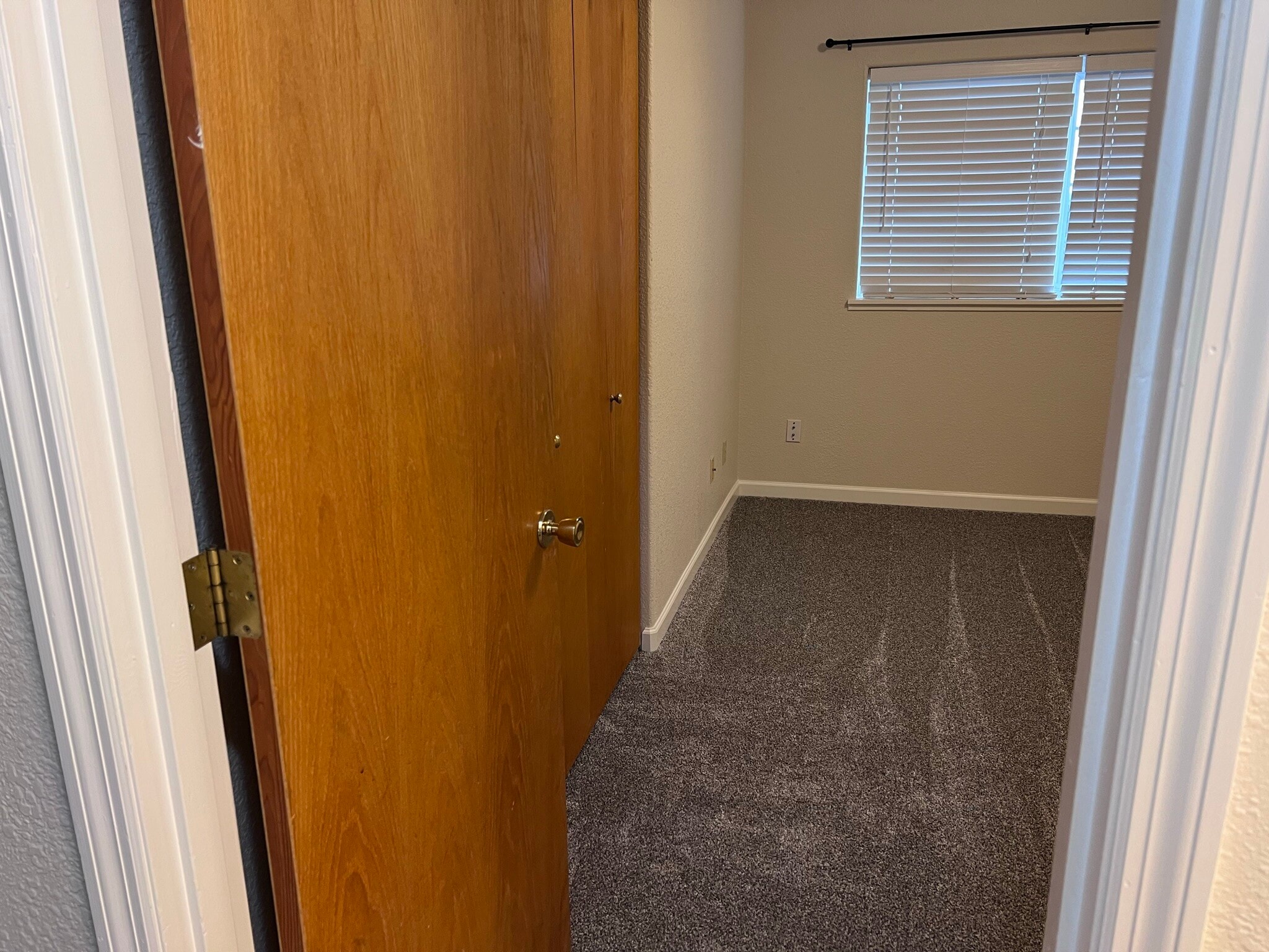 Building Photo - 5536 Glenridge Way