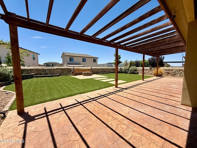 Building Photo - 7790 Enchanted Cir Dr