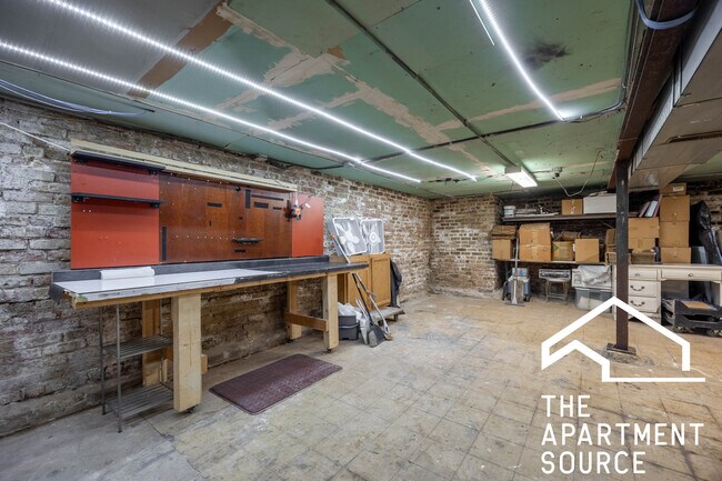 Building Photo - 3605 N Damen Ave