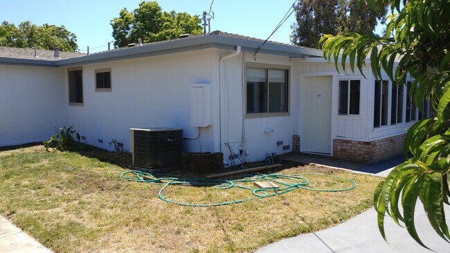 Building Photo - AMAZING Updated 3 Bedroom/2 Bath Home in Good School Area! - BERRYESSA