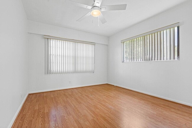 Building Photo - 74 Mansfield B