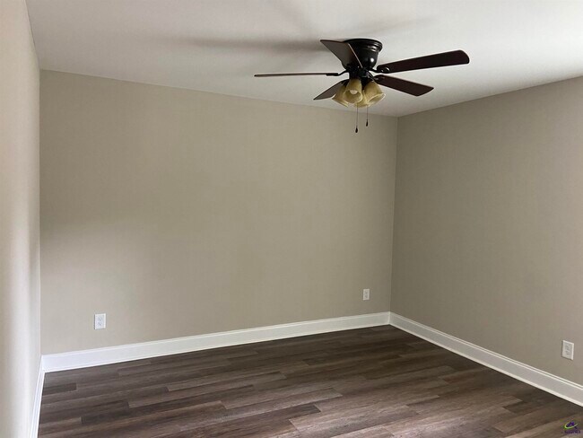 Building Photo - 315 Lasso Drive