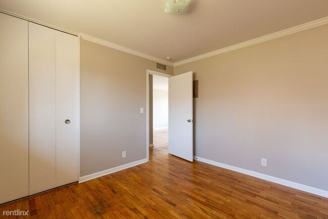 Building Photo - 2 br, 1 bath  - 1234 Holmes Rd Apt 1