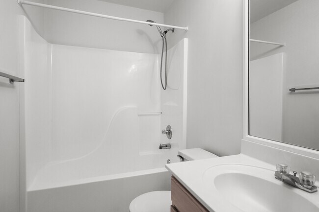 Building Photo - 3817 Roscommon Way