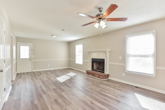 Building Photo - 2303 Riverstone Dr