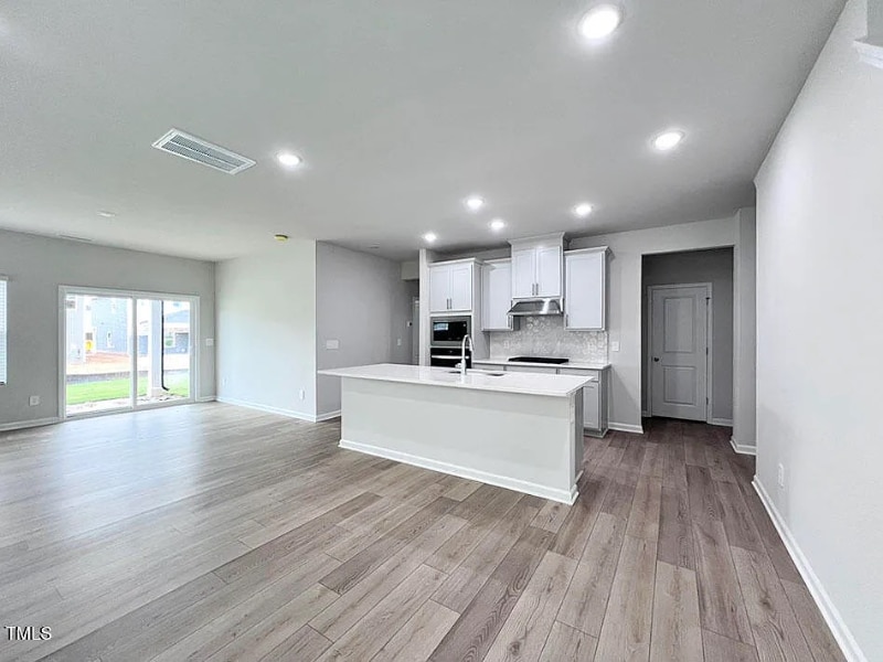 Building Photo - 613 Red River Dr