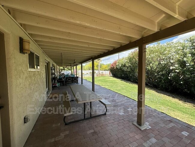 Building Photo - 7740 E Manor Pl