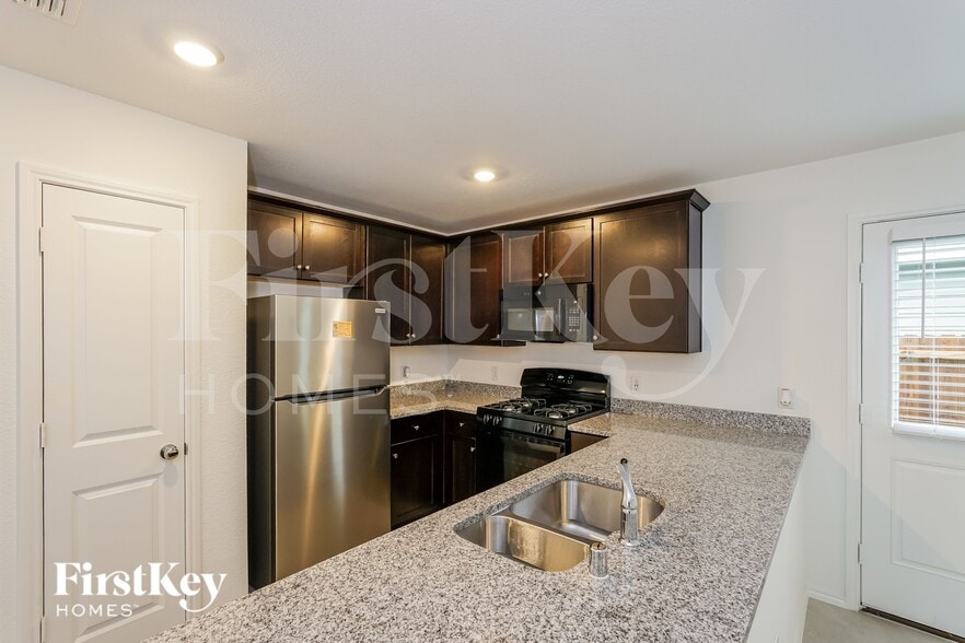 Building Photo - 6503 Cannonade Dr