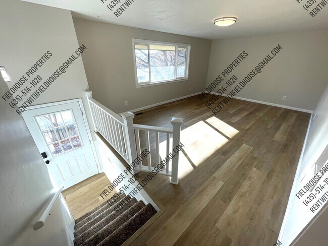 Building Photo - 881 N 500 E