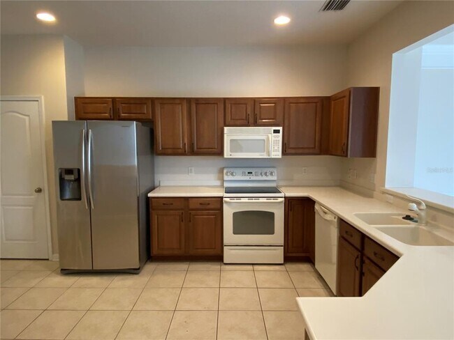 Building Photo - 4626 Pond Ridge Dr