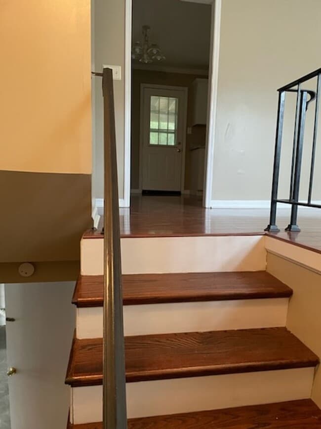 Building Photo - SINGLE FAMILY HOME