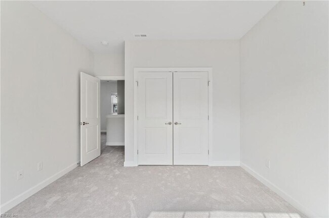 Building Photo - 2259 Sanibel Ln