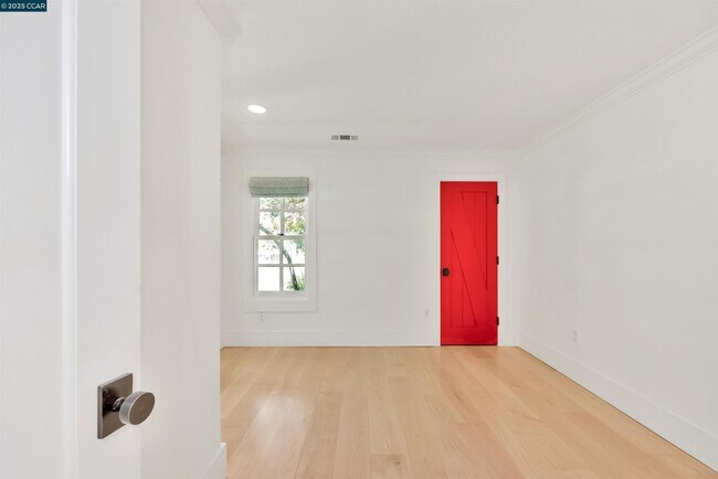 Building Photo - 772 John Way