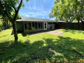 Building Photo - 1 Bed /1 Bath w/ Private Courtyard