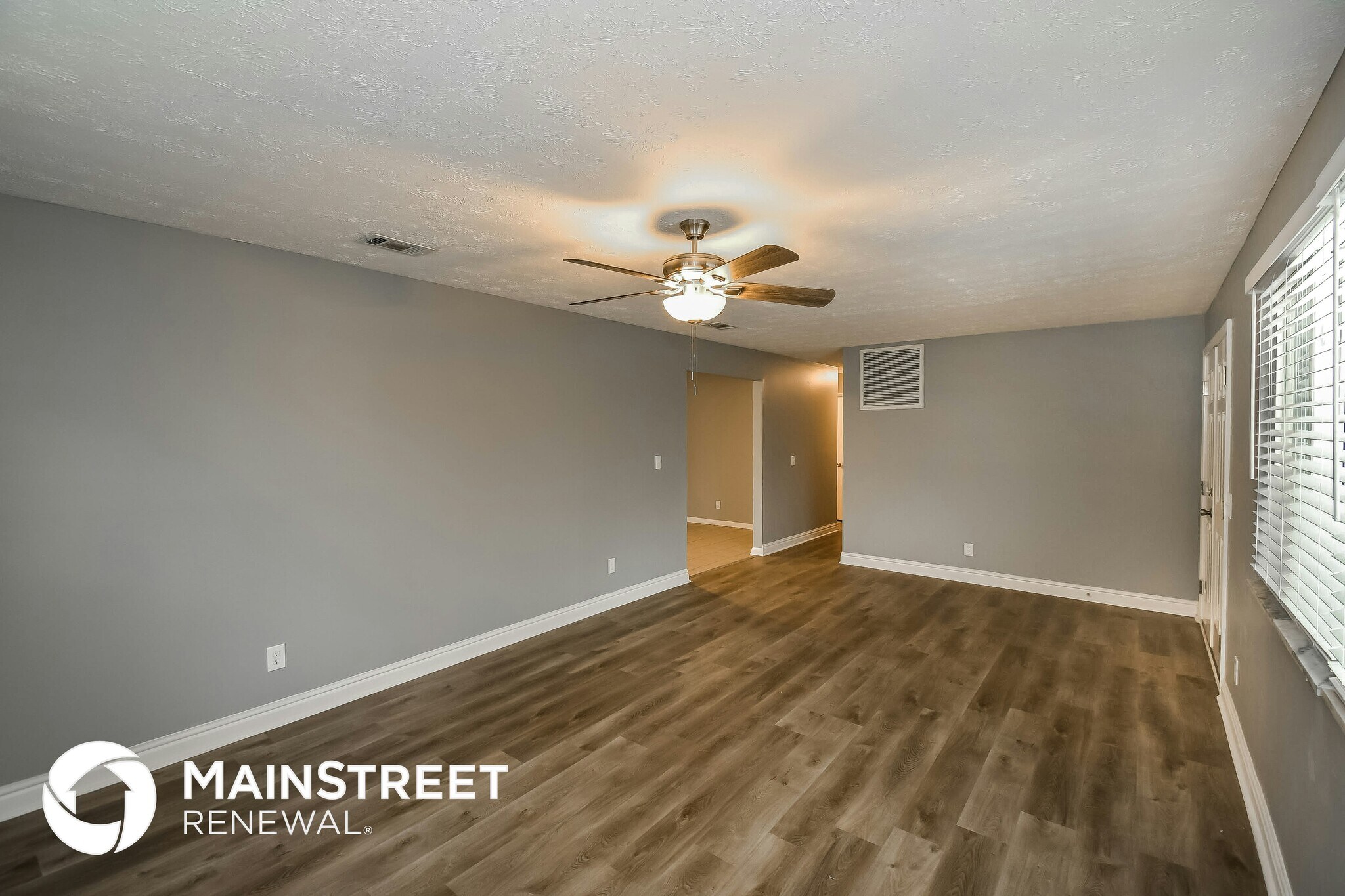 Building Photo - 4605 Silver Ridge Dr