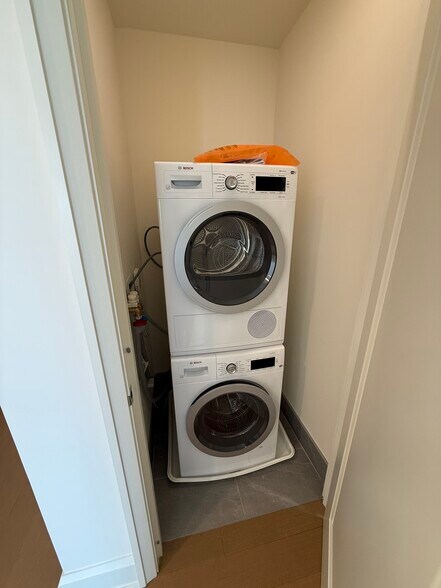 Bosch washer/dryer - 100 Claremont Ave