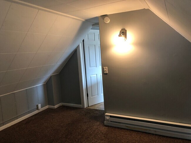 Building Photo - 525 Minor