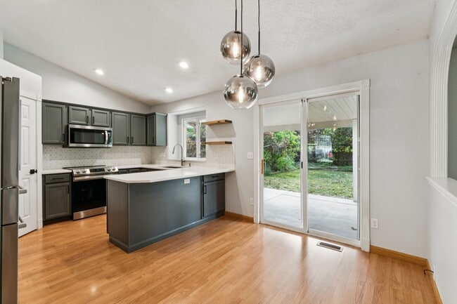 Building Photo - 5998 S Wallflower Pl