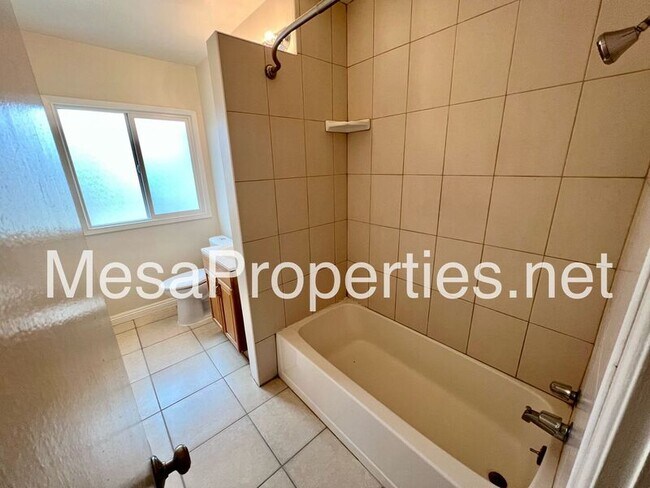 Building Photo - 557 Highlander Dr