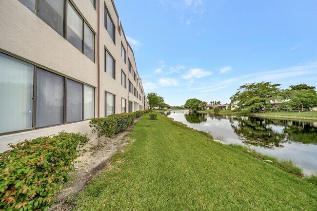 Building Photo - 9485 N Belfort Cir