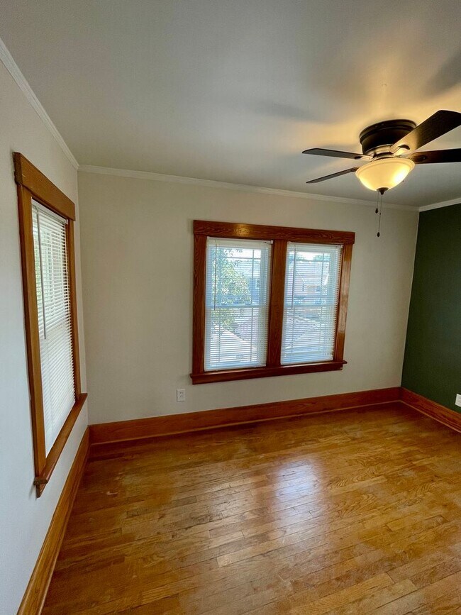 Building Photo - Beautiful & Spacious 3 Bedroom Rental Home...
