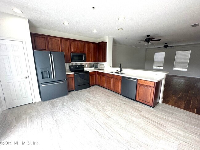 Building Photo - 4422 Capital Dome Dr