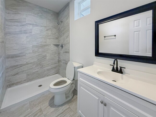 Building Photo - 6707 Avenue F