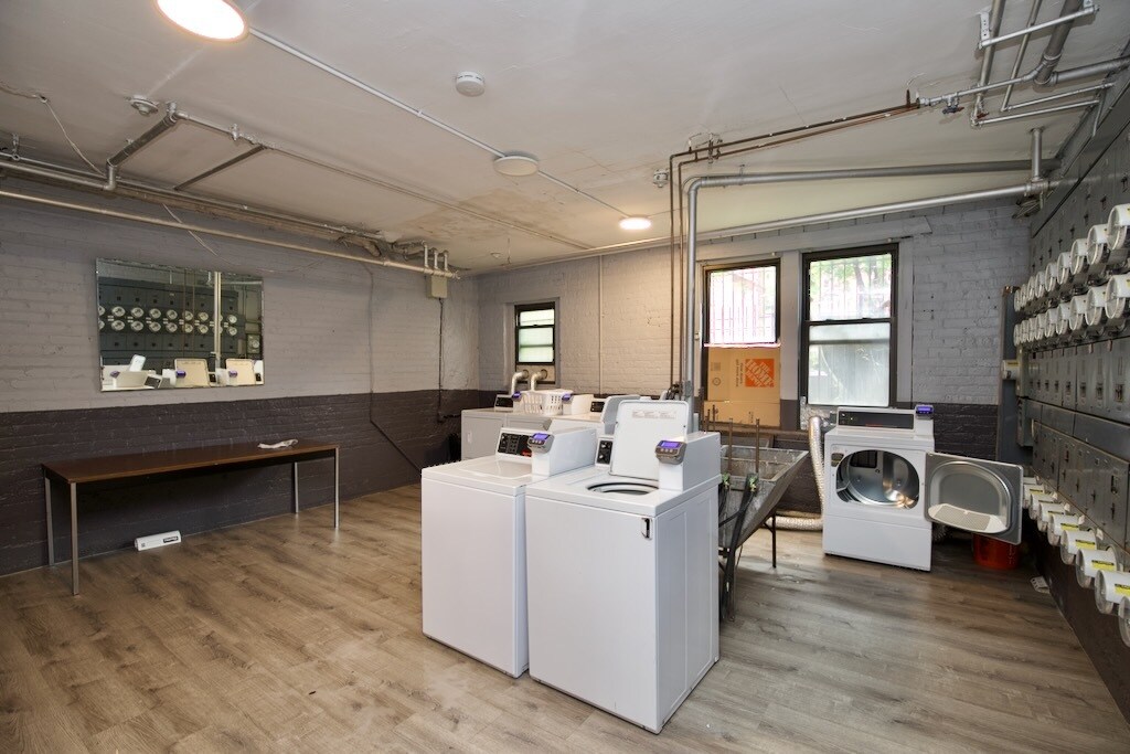 Building Photo - 4854 N Damen Ave