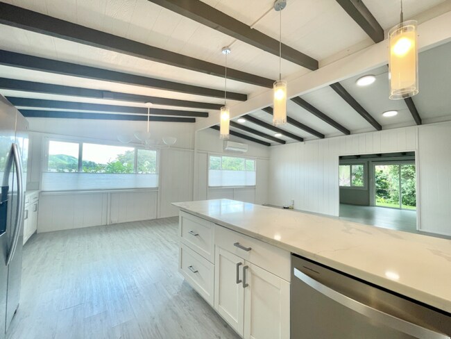 Building Photo - 1508 Keolu Dr